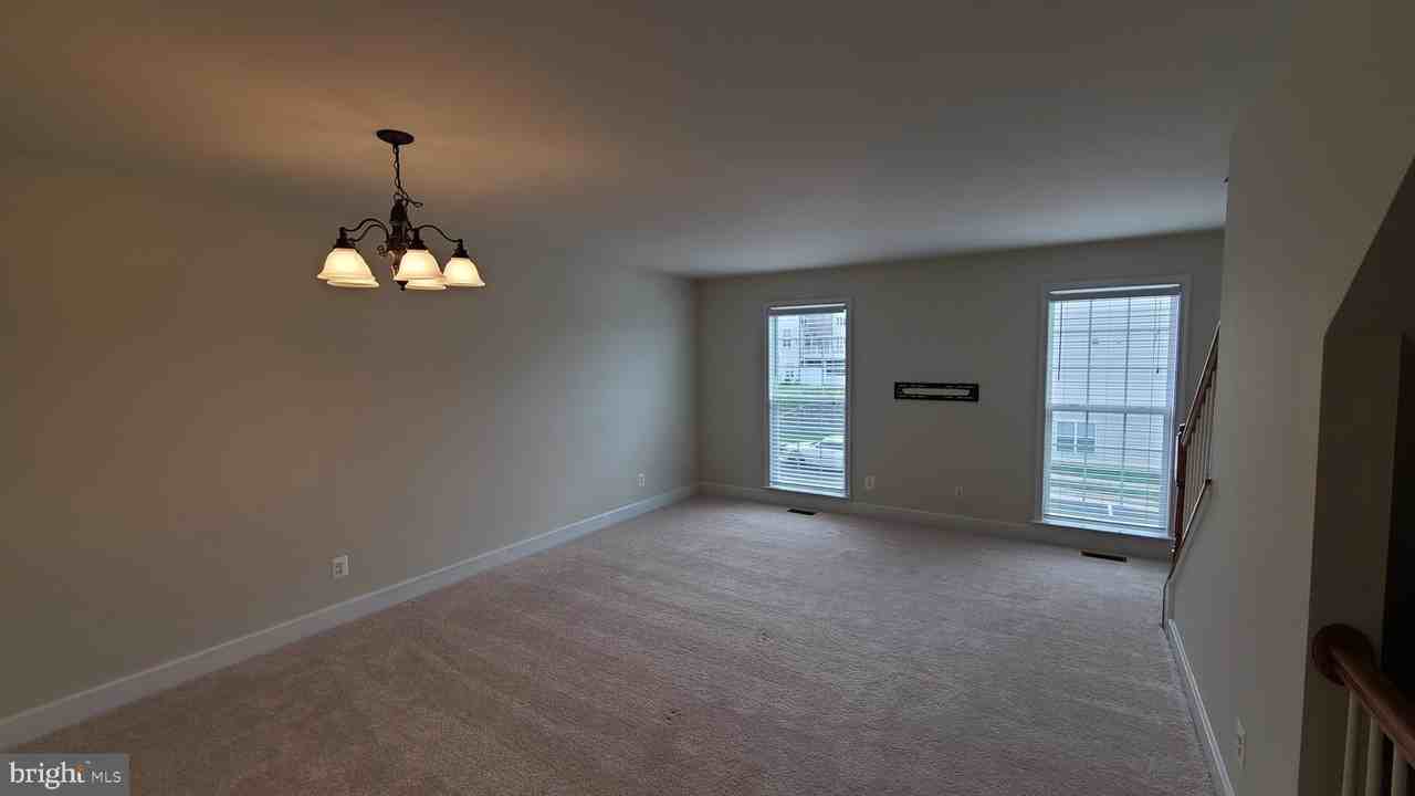 42711 Wilmar Sq - Photo 7 of 23