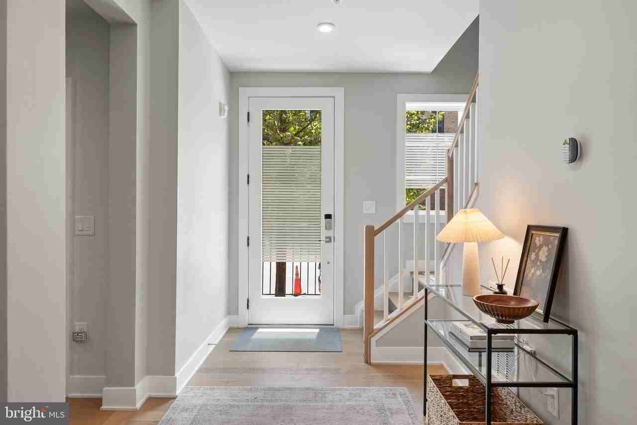 43442 Croson Ln Unit 100 - Photo 4 of 50