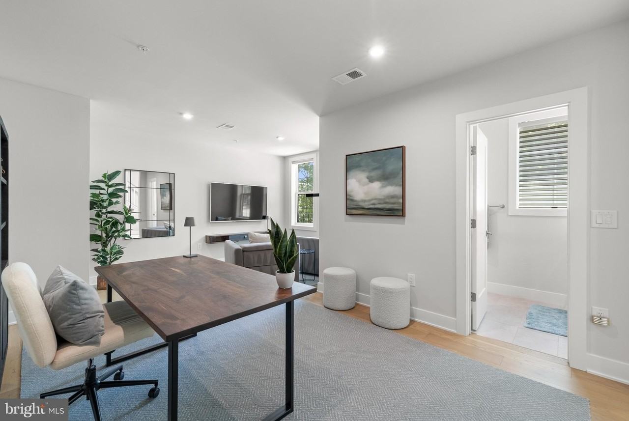 43442 Croson Ln Unit 100 - Photo 6 of 50