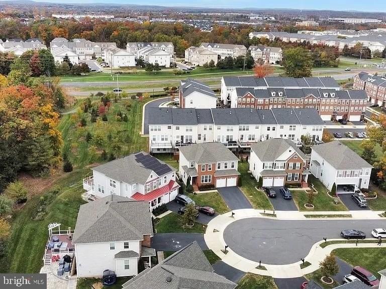 24887 Coventry Grove Ct - Photo 3 of 18