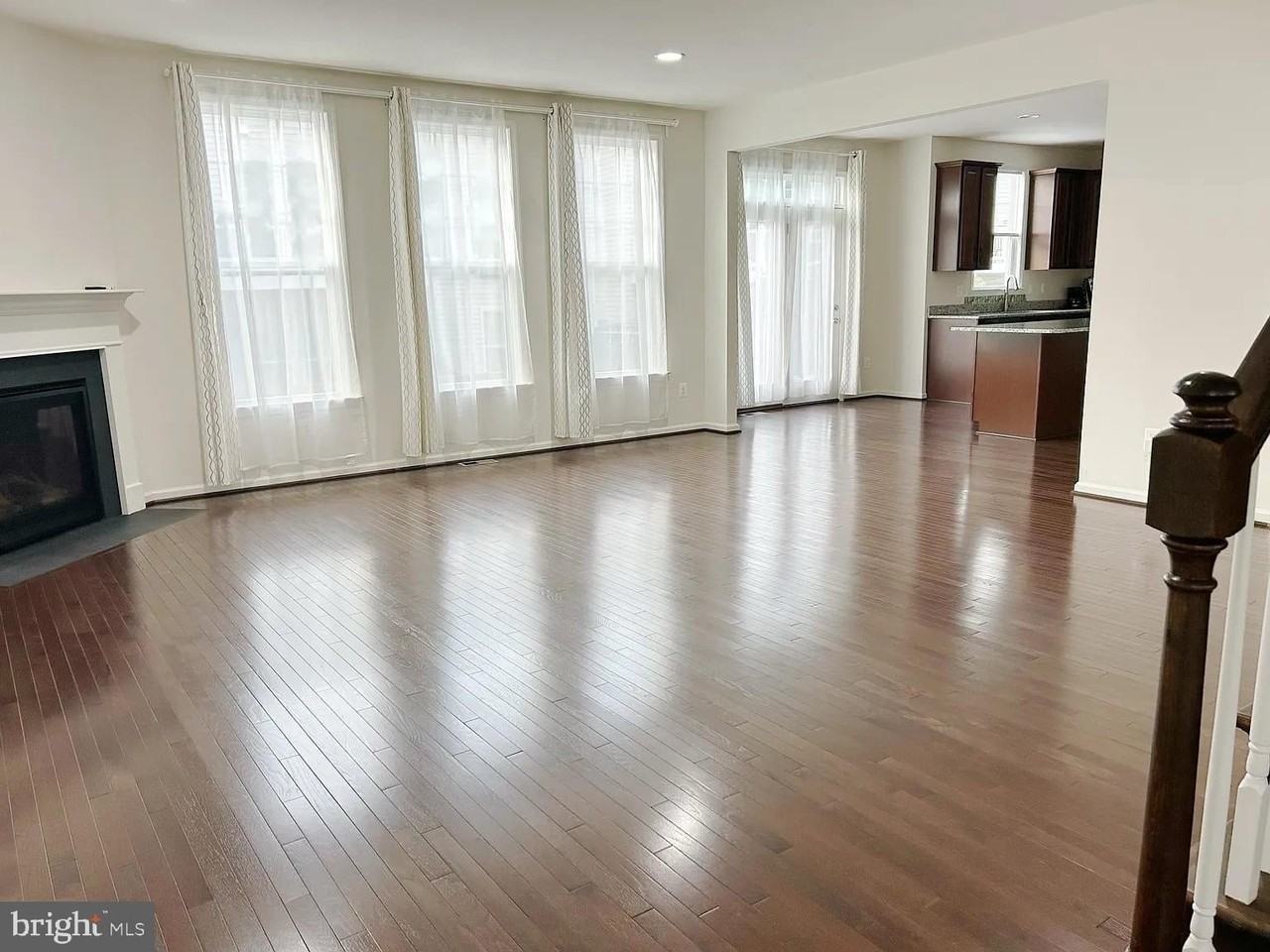 24887 Coventry Grove Ct - Photo 6 of 18