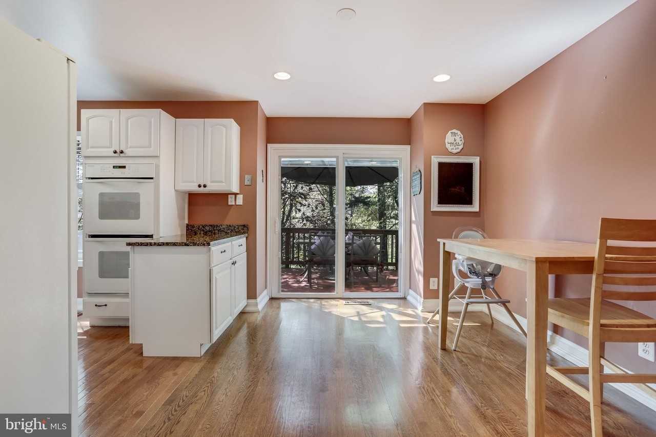 219 Beacon Dr - Photo 5 of 21