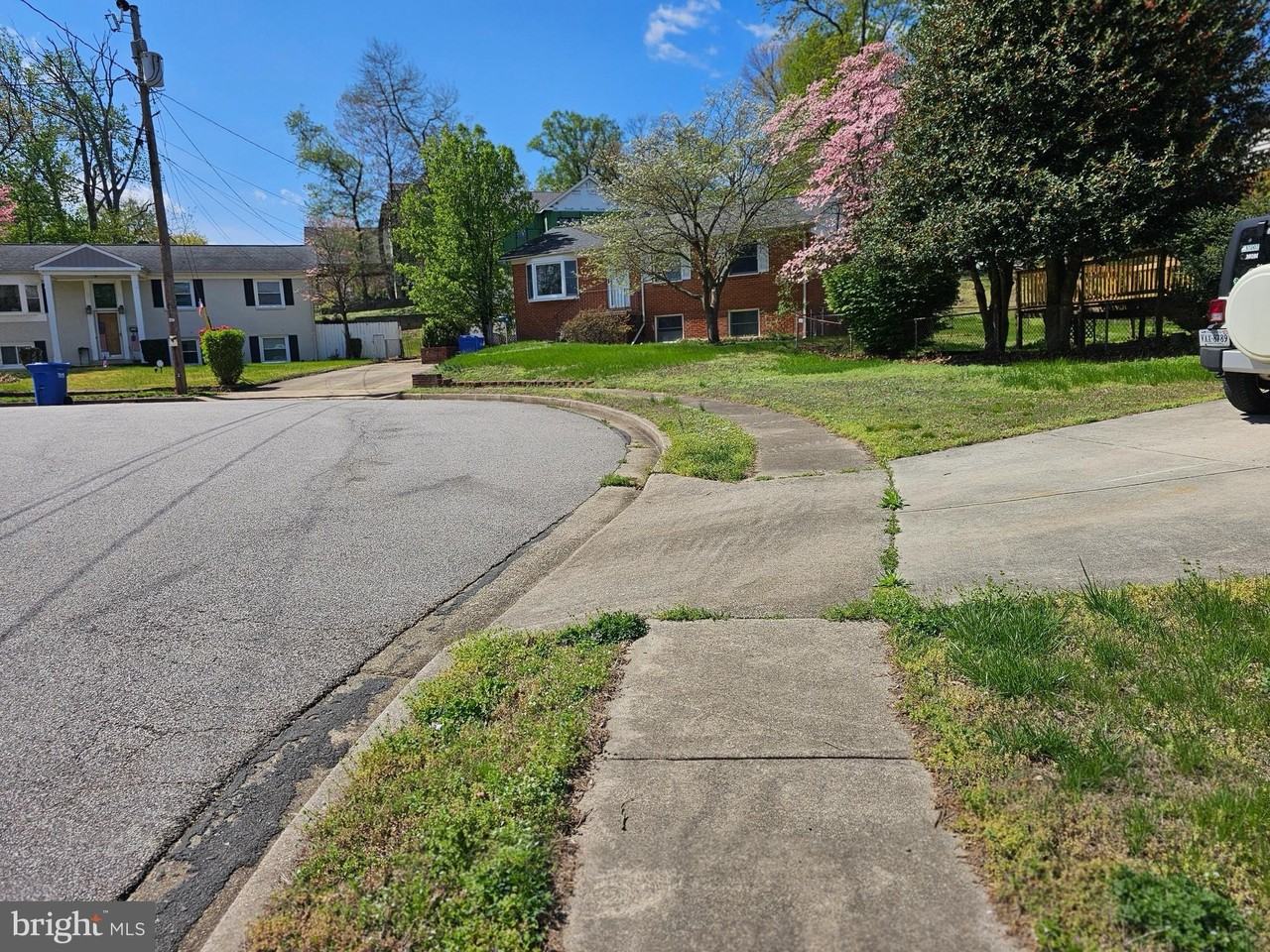 14236 Caroline St - Photo 2 of 50