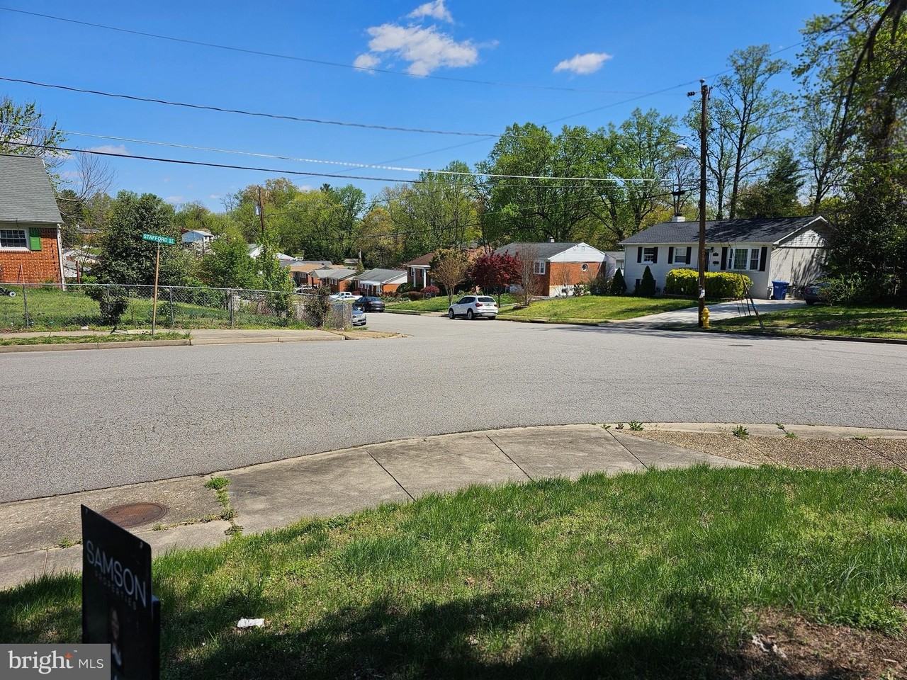 14236 Caroline St - Photo 3 of 50