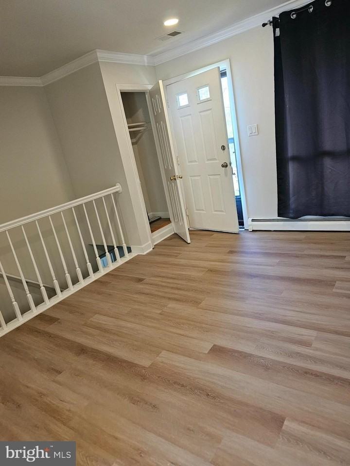 14236 Caroline St - Photo 4 of 50