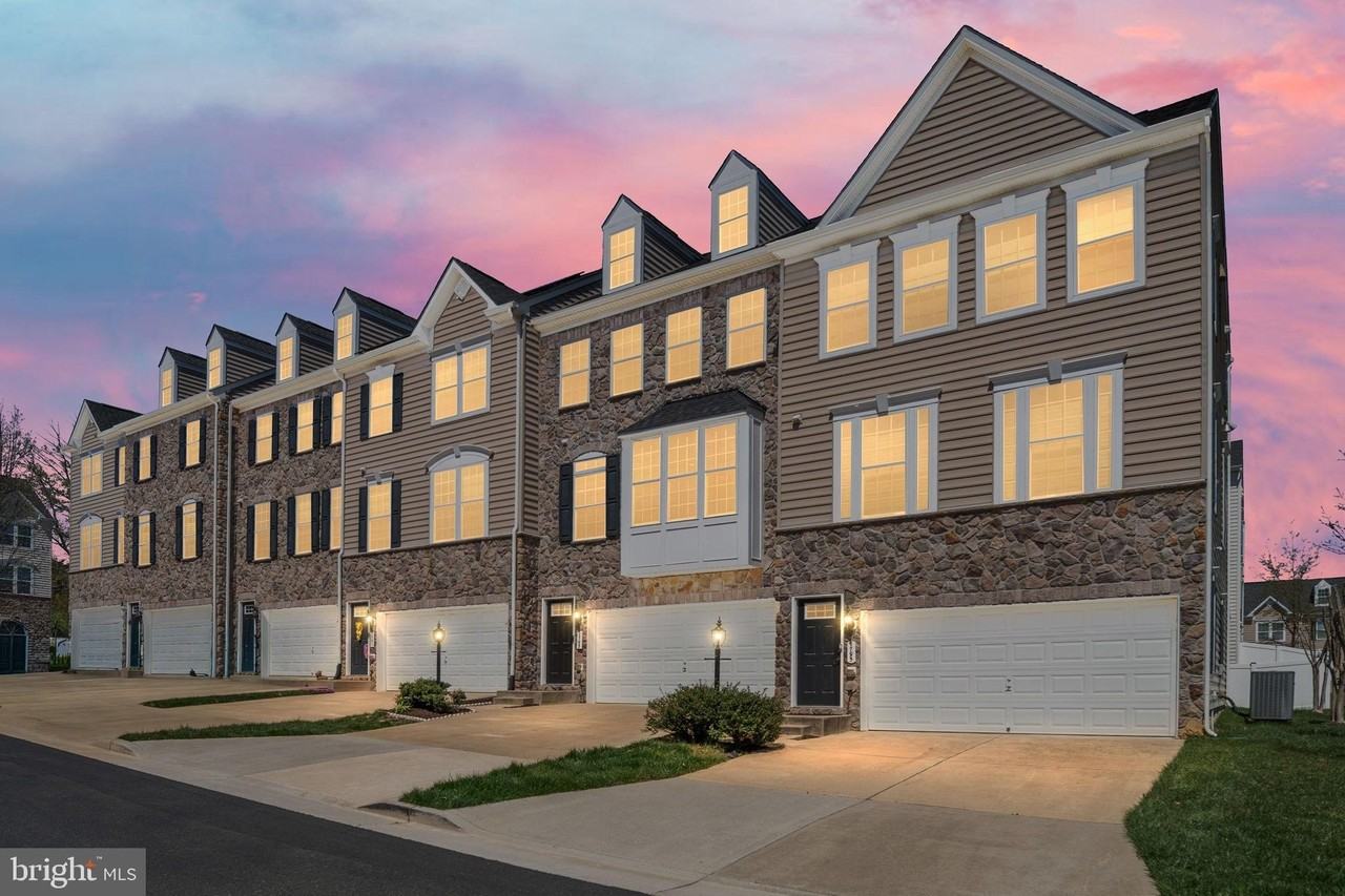 1793 Rockledge Ter - Photo 2 of 50