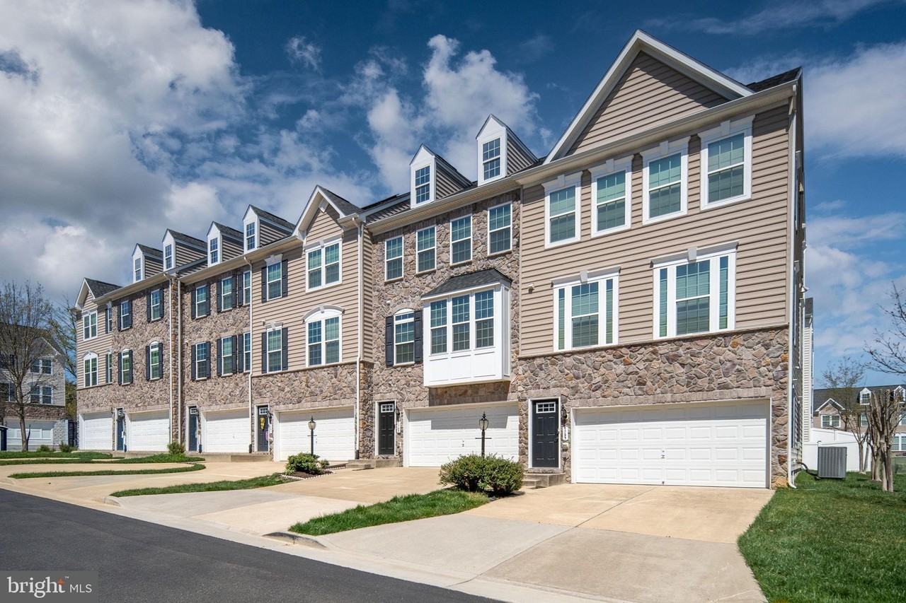 1793 Rockledge Ter - Photo 5 of 50