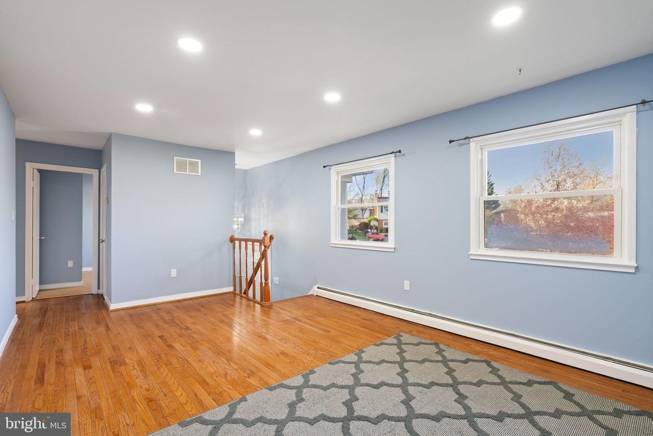 13303 Knoll Ct - Photo 4 of 28