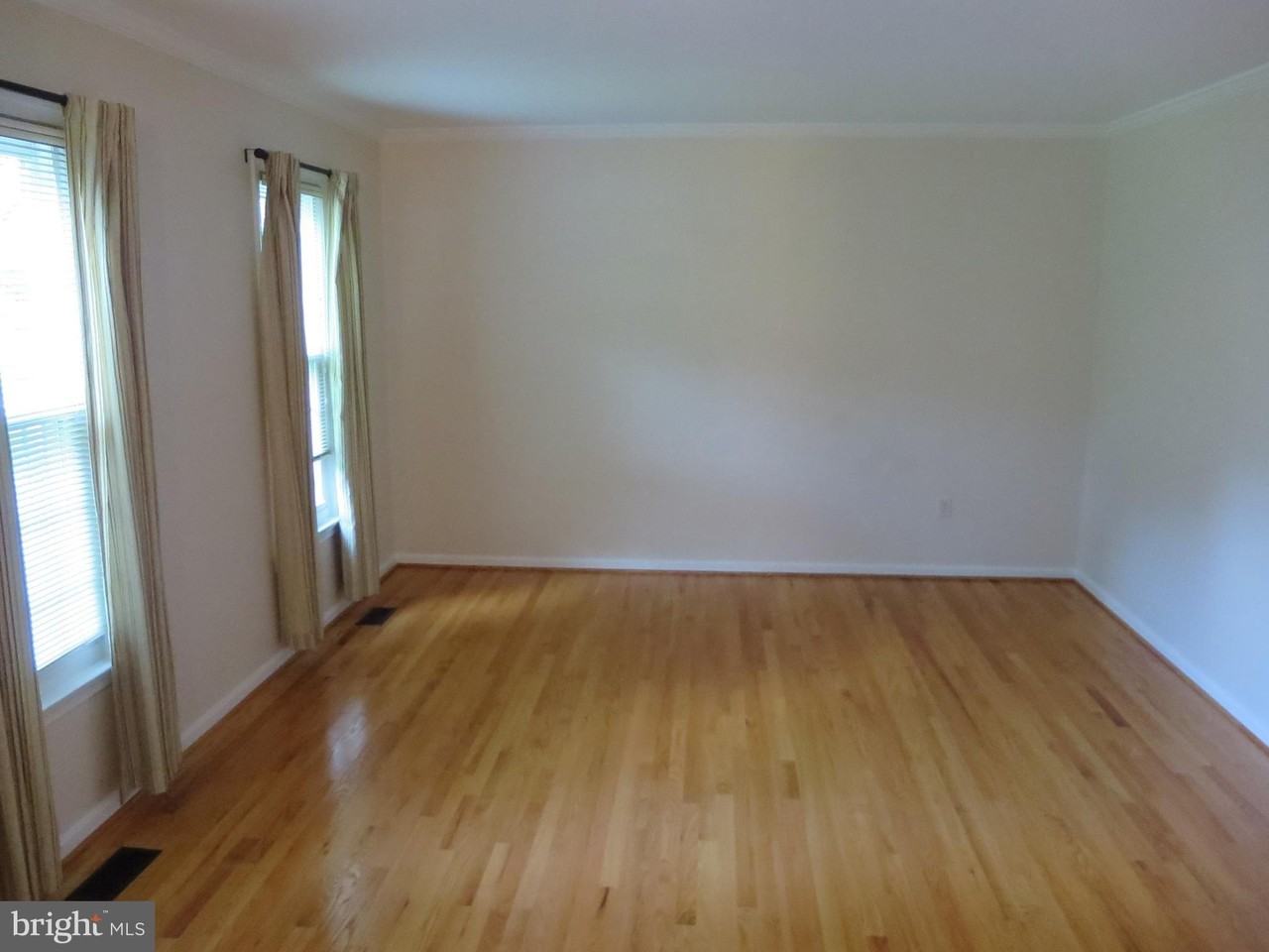 12729 Falcon Dr - Photo 5 of 20