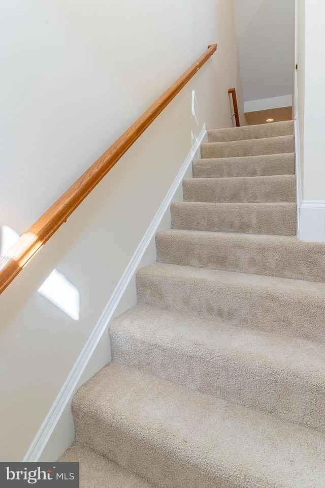 15675 William Bayliss Ct - Photo 4 of 39