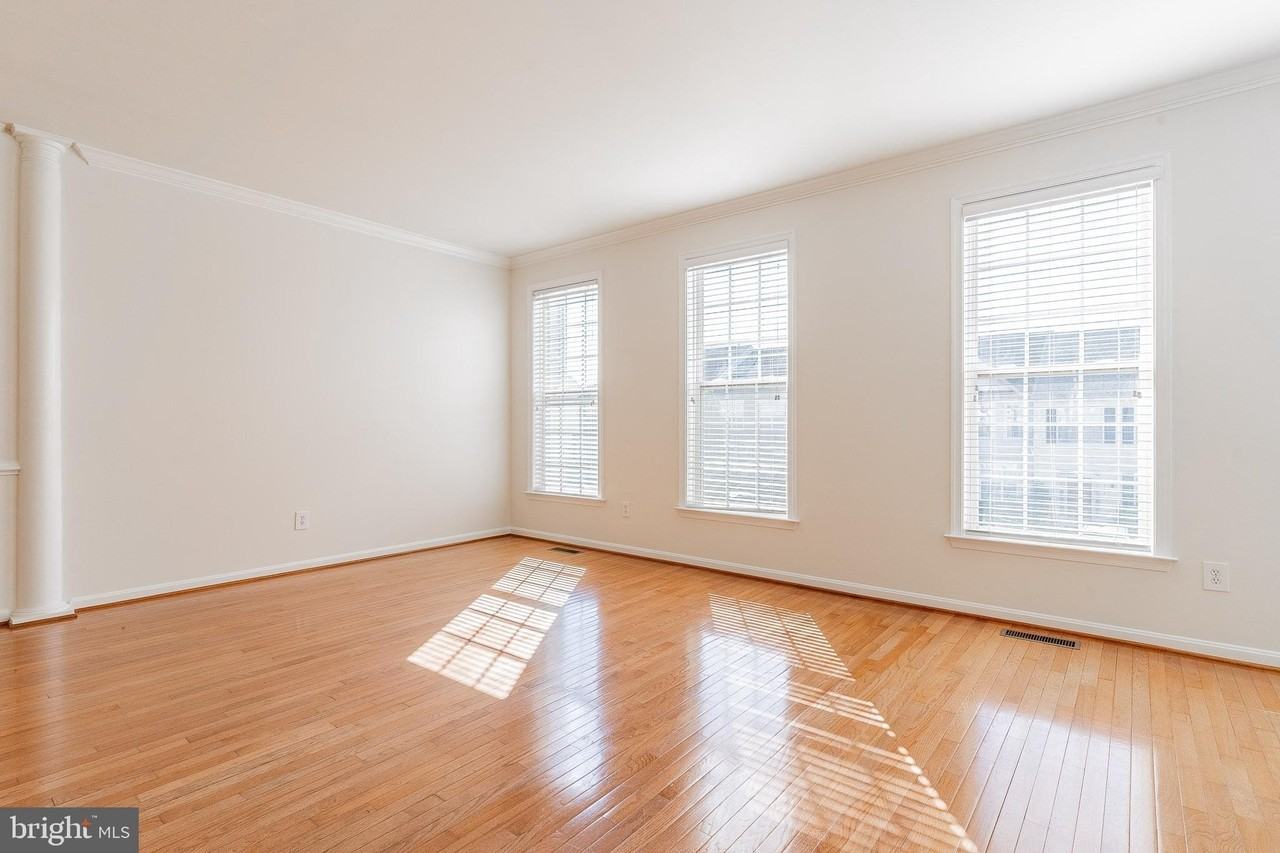 15675 William Bayliss Ct - Photo 6 of 39