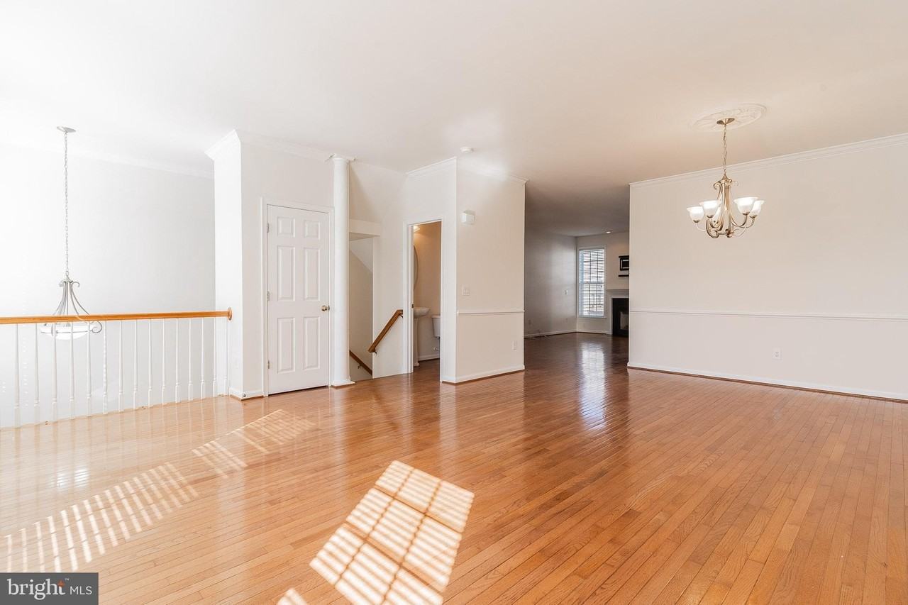 15675 William Bayliss Ct - Photo 7 of 39