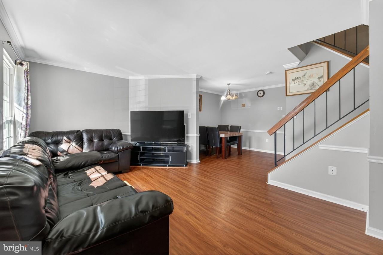 4686 Joanna Ct - Photo 4 of 21