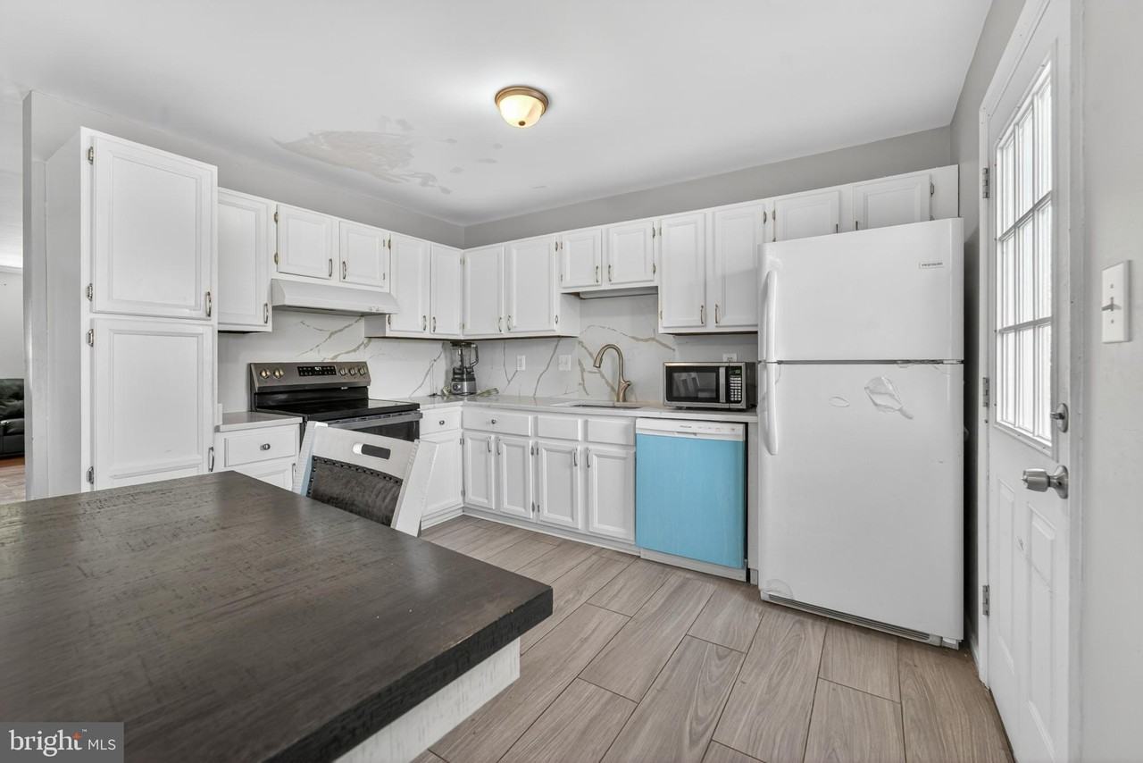 4686 Joanna Ct - Photo 6 of 21