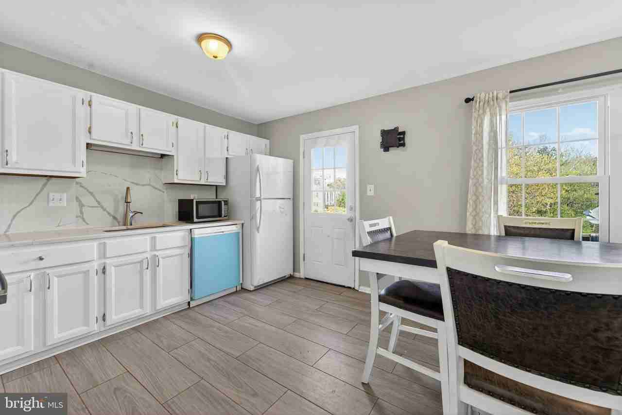 4686 Joanna Ct - Photo 7 of 21