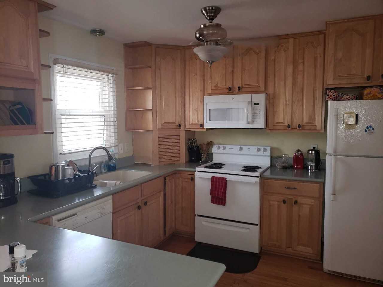 12197 Cinnamon St - Photo 2 of 16