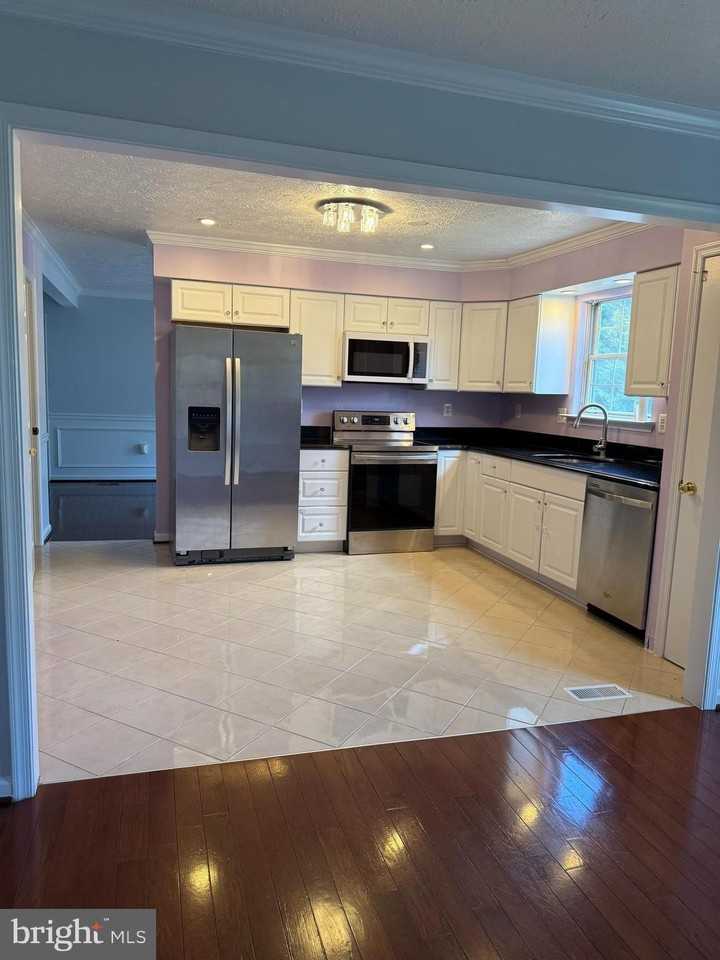 18130 Tebbs Ln - Photo 2 of 26