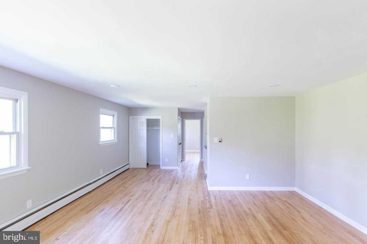 14698 Colchester Rd - Photo 5 of 15