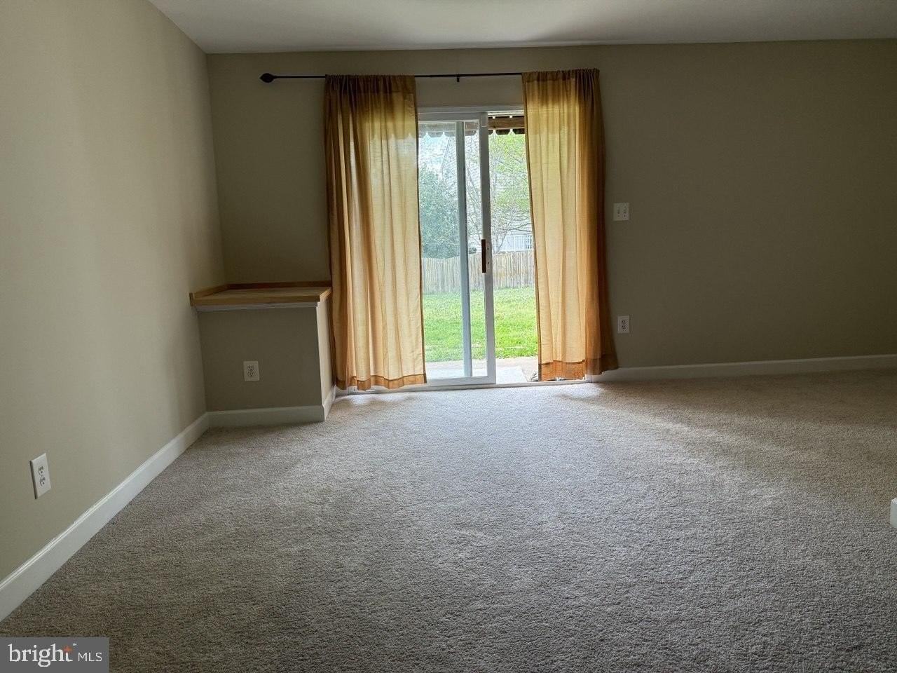 13044 Tadmore Ct - Photo 2 of 11