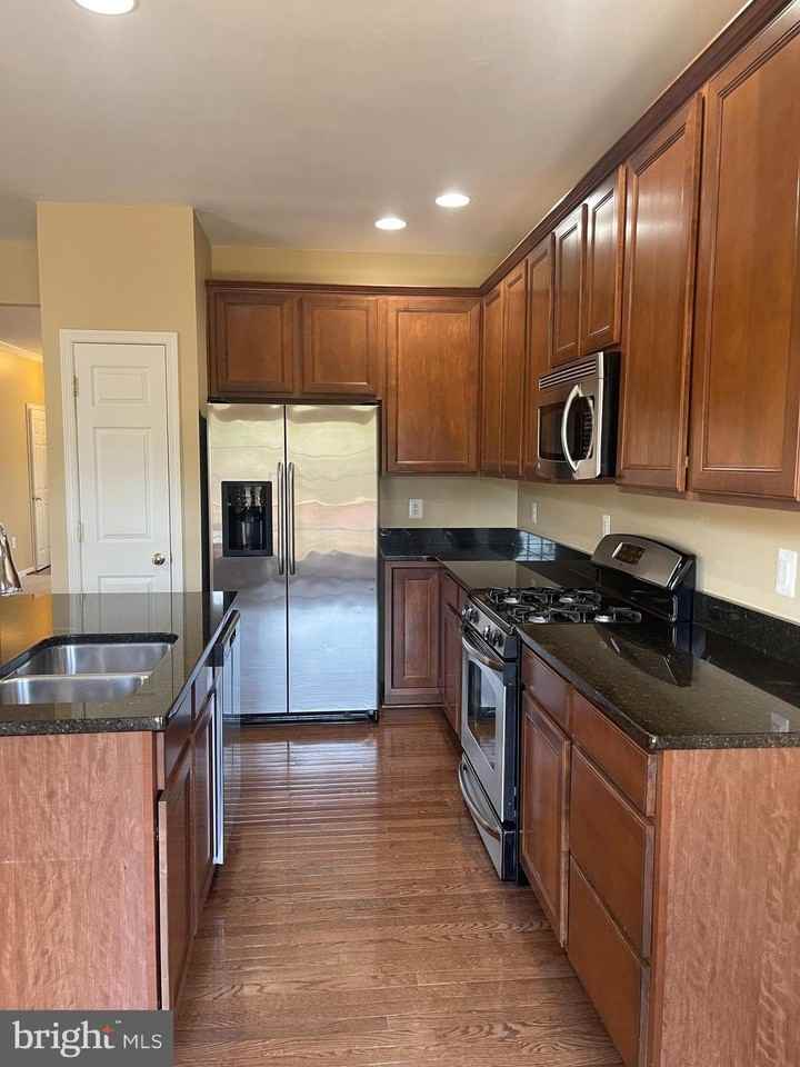 193 Oxbow Dr - Photo 2 of 14