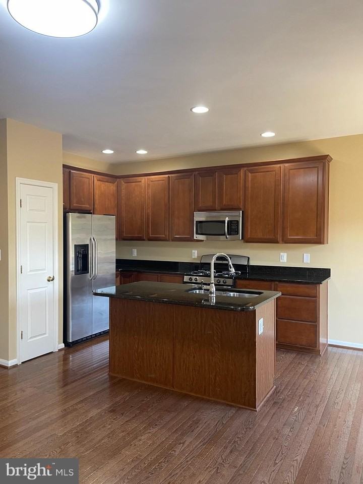 193 Oxbow Dr - Photo 3 of 14