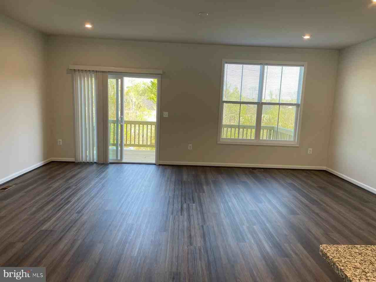 7709 Harlow Cir - Photo 2 of 18