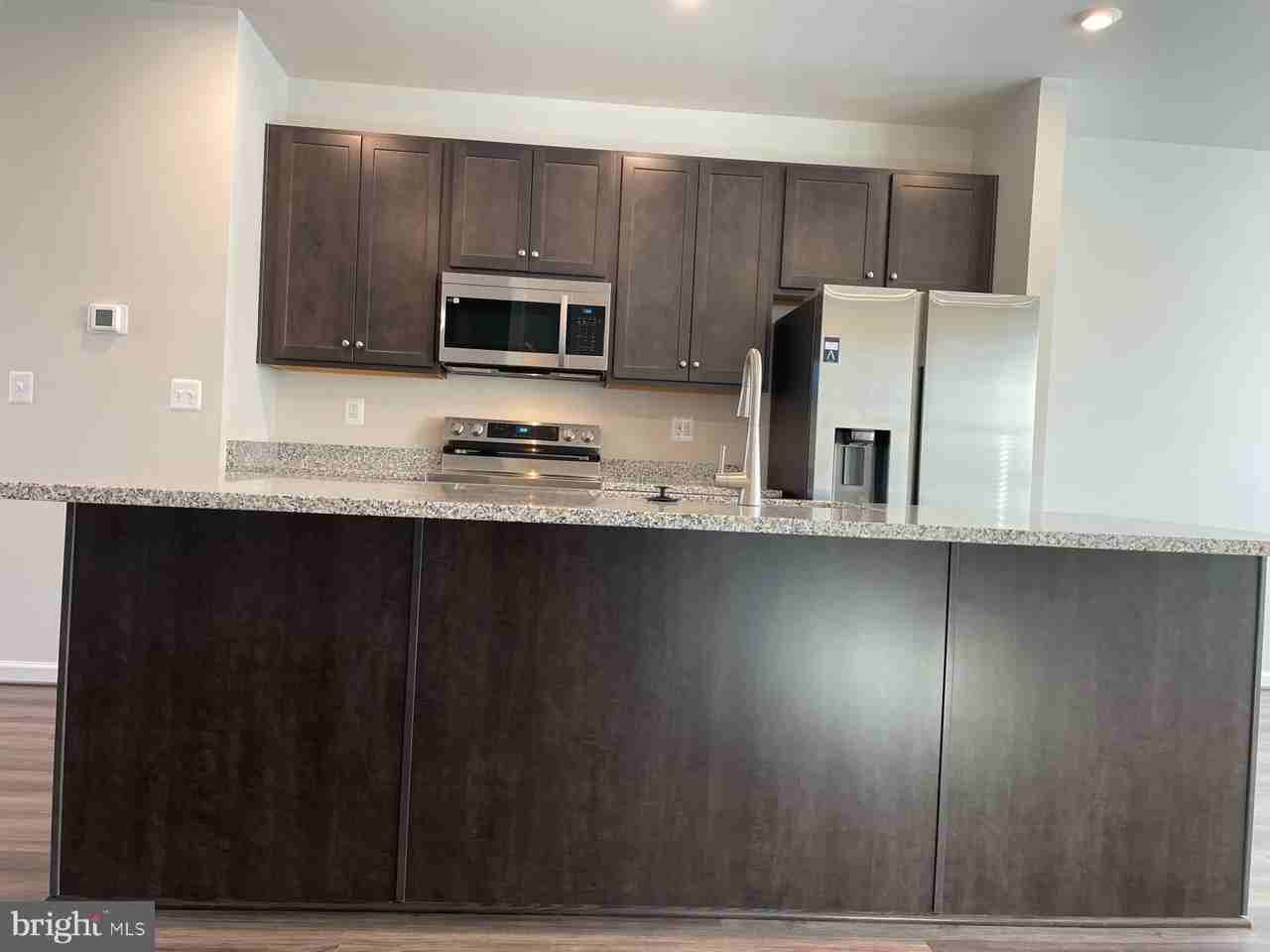 7709 Harlow Cir - Photo 4 of 18