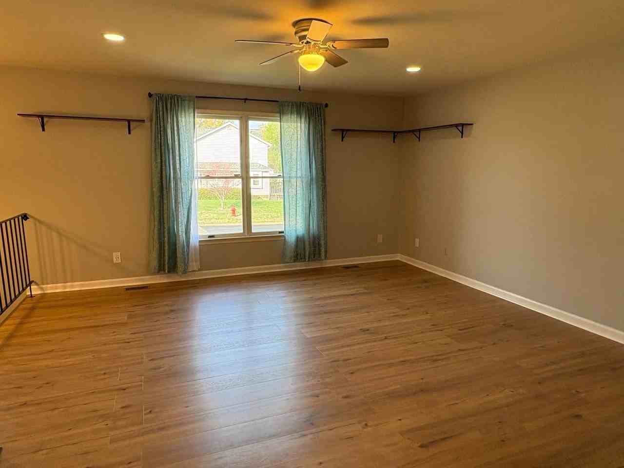 706 Shamrock Dr - Photo 4 of 24