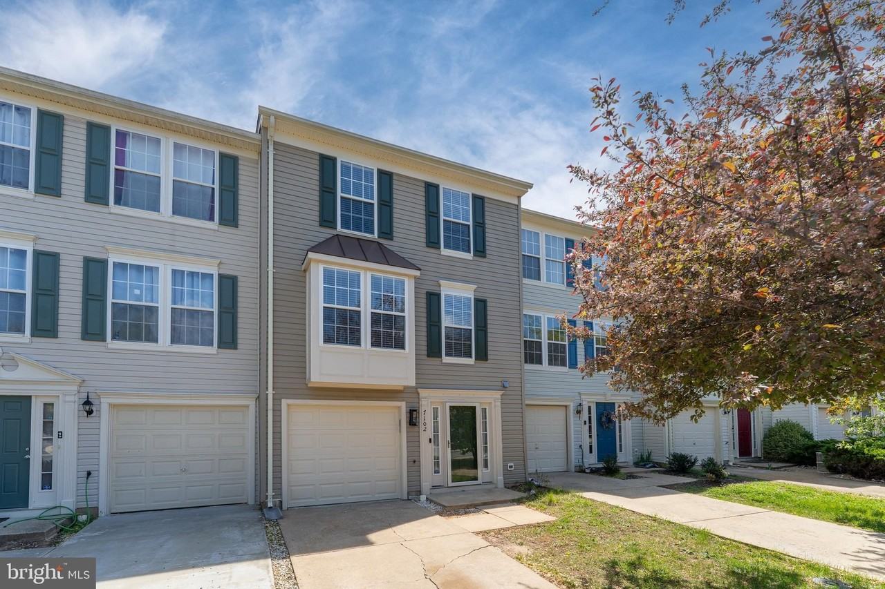 7102 Finch Ln - Photo 4 of 50