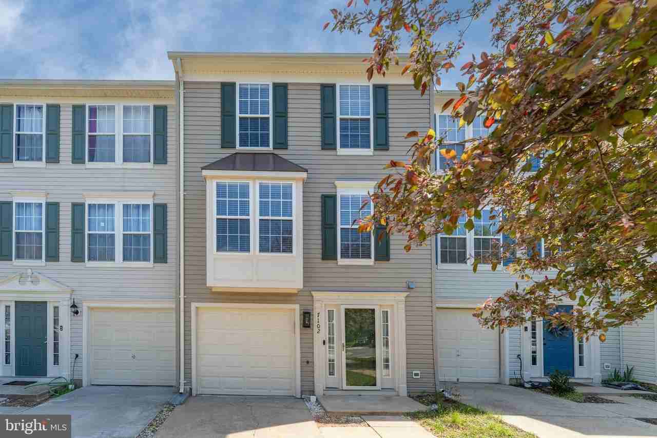 7102 Finch Ln - Photo 5 of 50