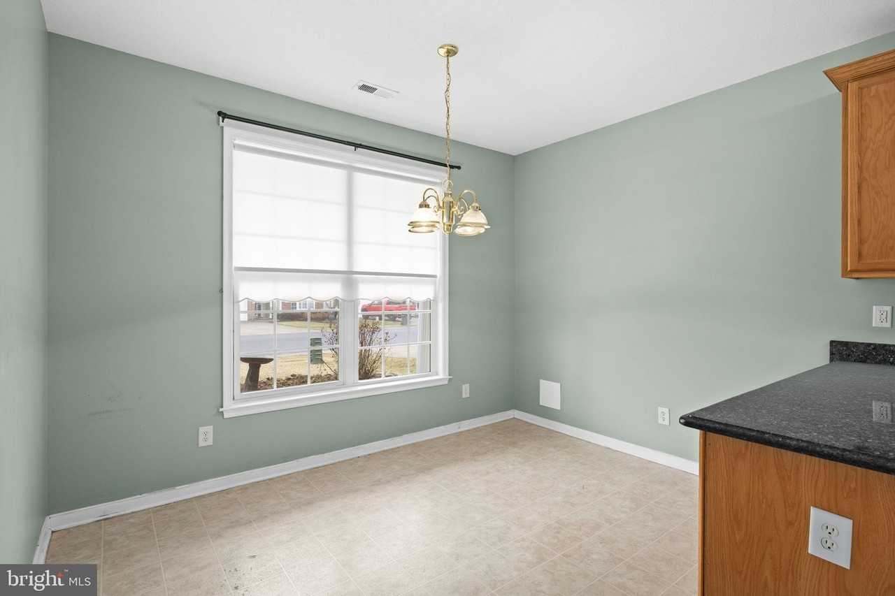 6611 Twin Cedars Ct - Photo 7 of 39