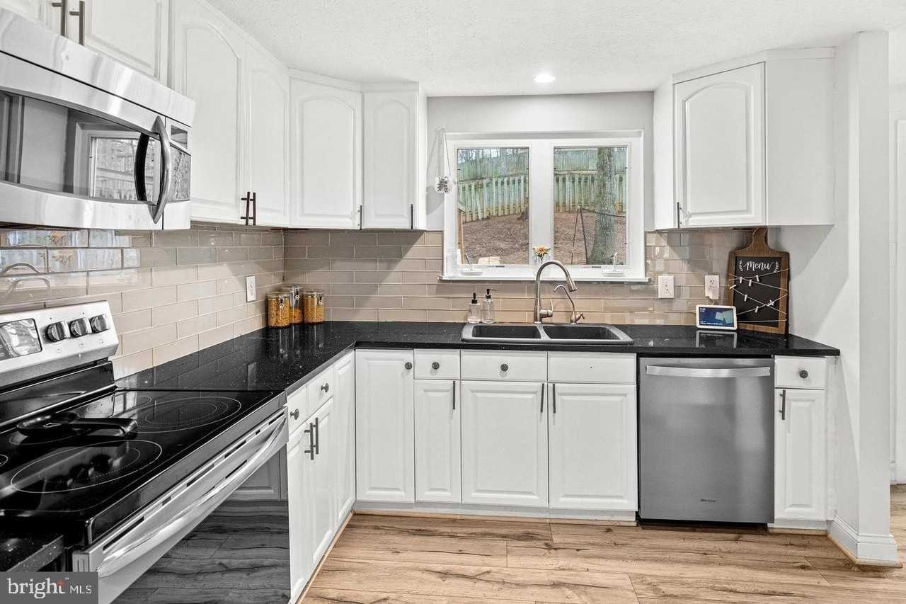 1005 Aquia Dr - Photo 4 of 26