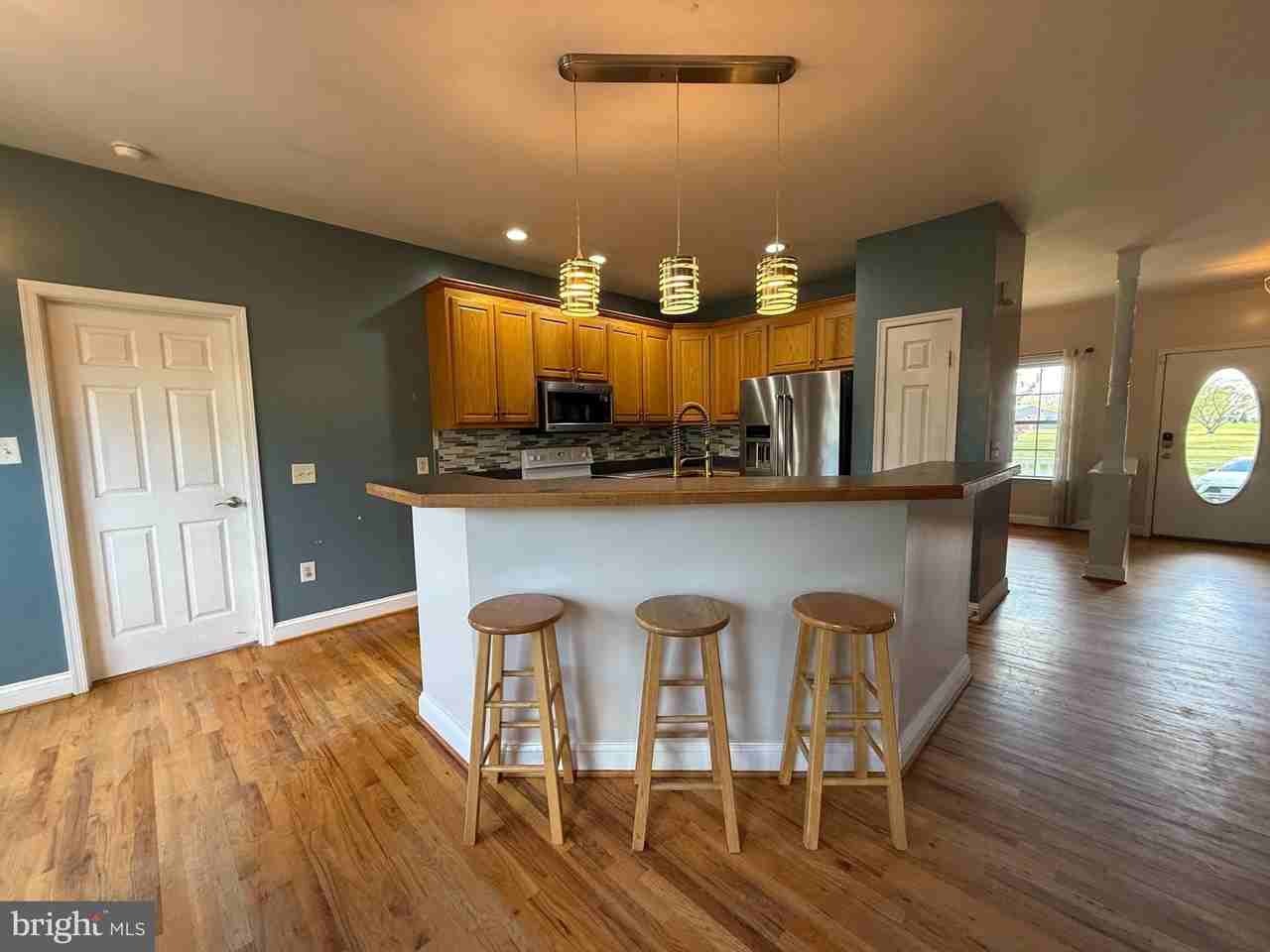 220 Barnes Blvd - Photo 4 of 27