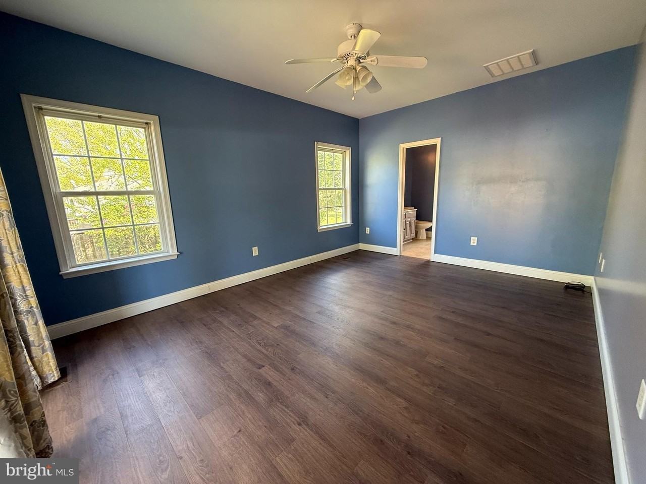 220 Barnes Blvd - Photo 7 of 27