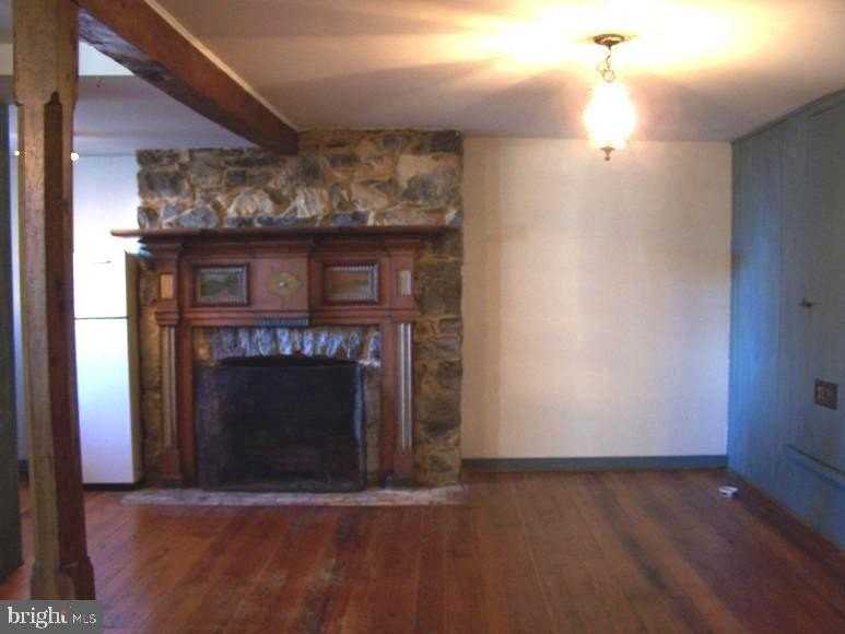 403-APT. A BRADDOCK Street S unit: Apt A - Photo 4 of 15