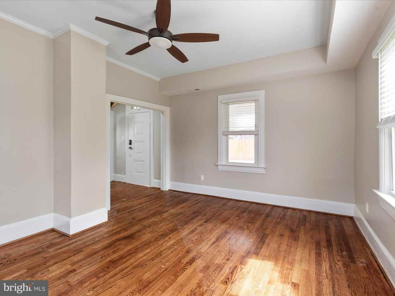 323 Osage St - Photo 4 of 21