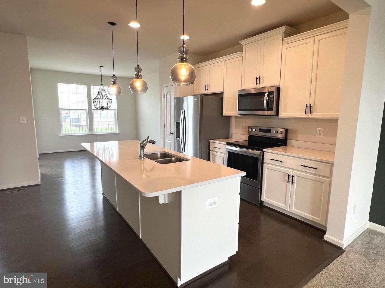 123 Charterhouse St - Photo 2 of 23