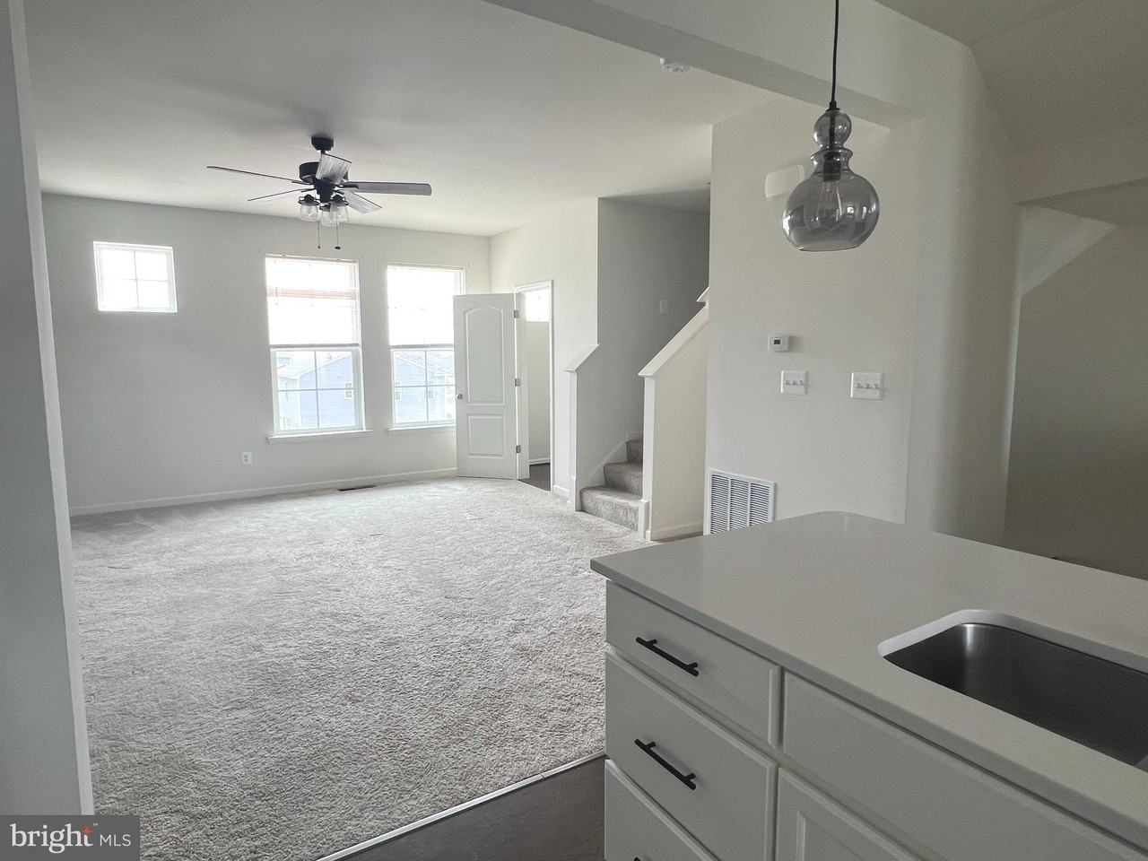 123 Charterhouse St - Photo 4 of 23