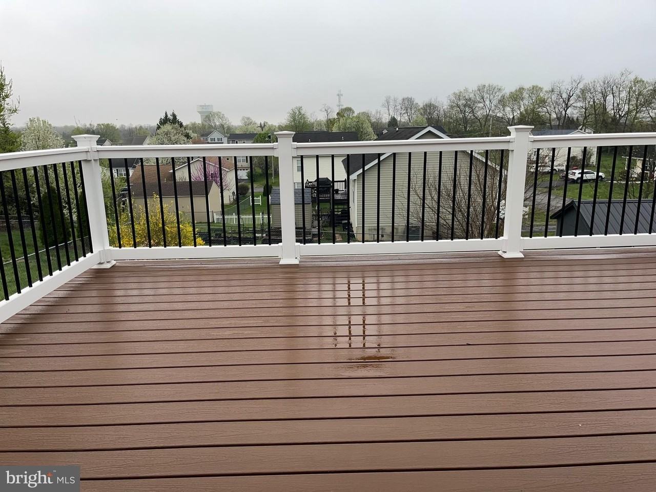 262 Corvette Dr - Photo 3 of 32