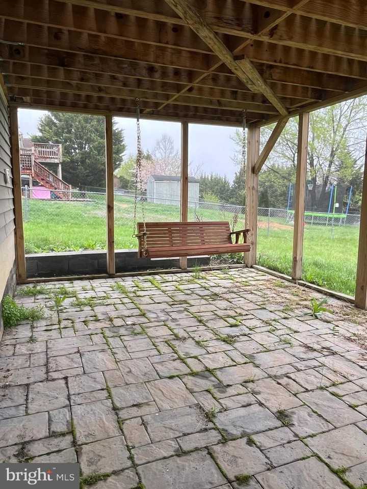 262 Corvette Dr - Photo 5 of 32