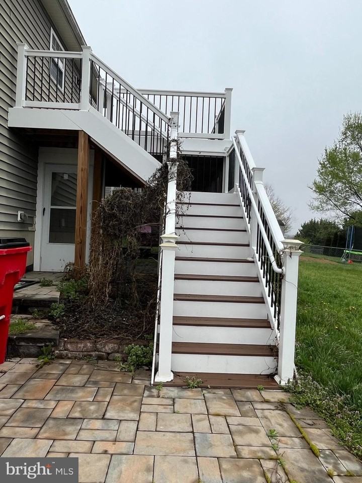 262 Corvette Dr - Photo 7 of 32