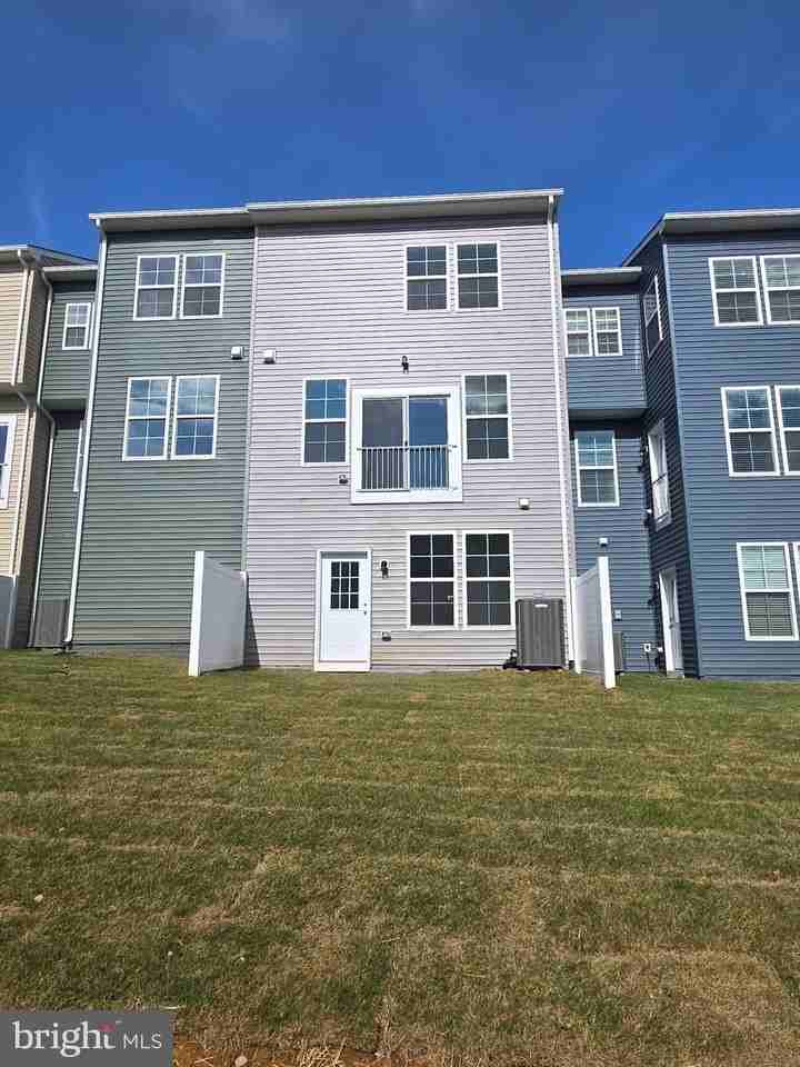 Husky Trl - Photo 2 of 50