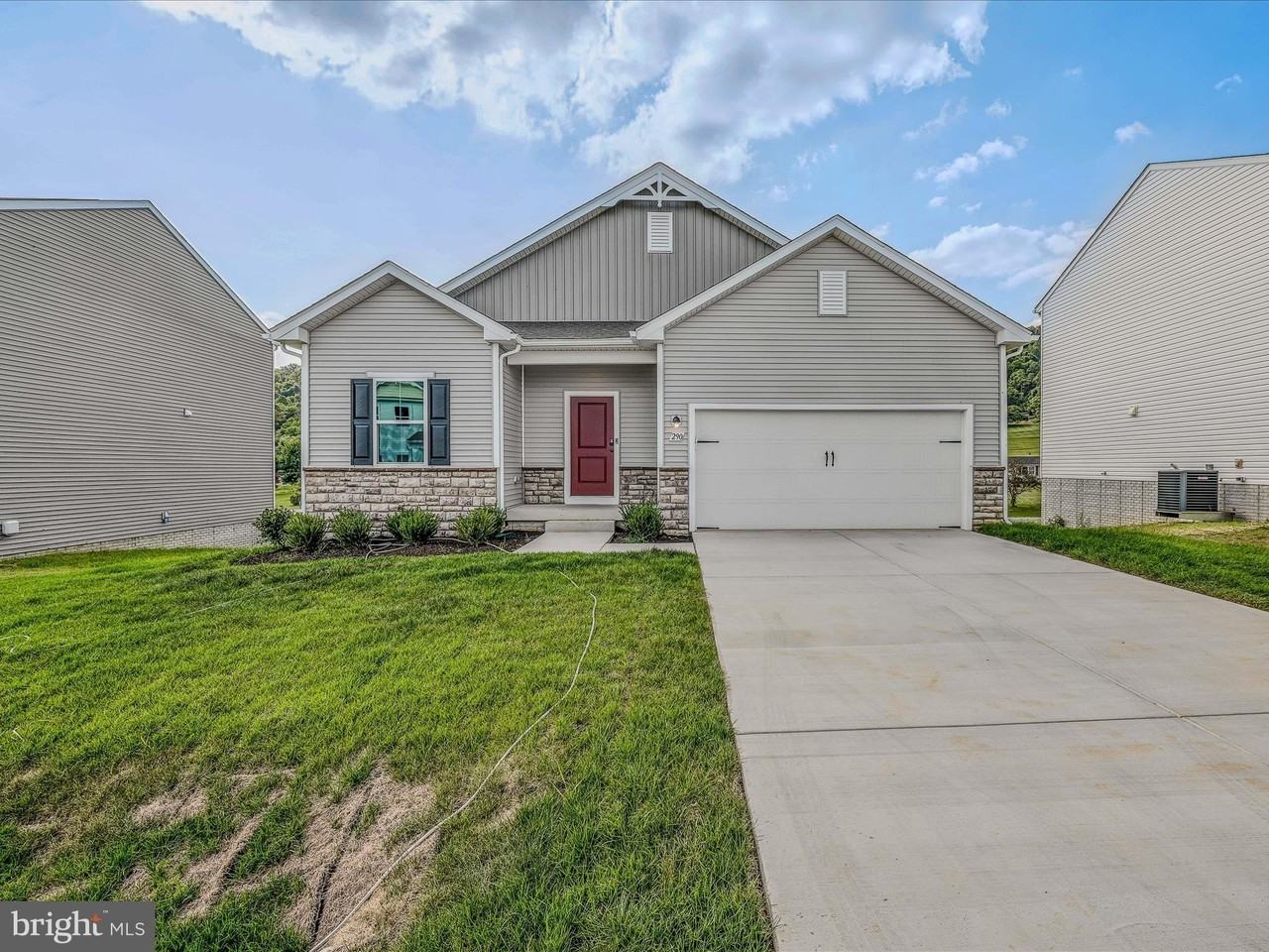 290 Scoter Rd - Photo 3 of 44