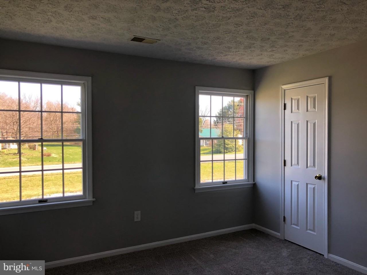 24 Ora Lee Ct Unit 2 - Photo 4 of 11