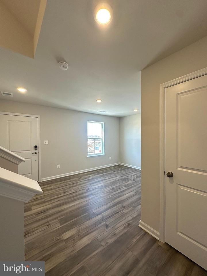 1328 Cedar Valley Rd - Photo 5 of 31