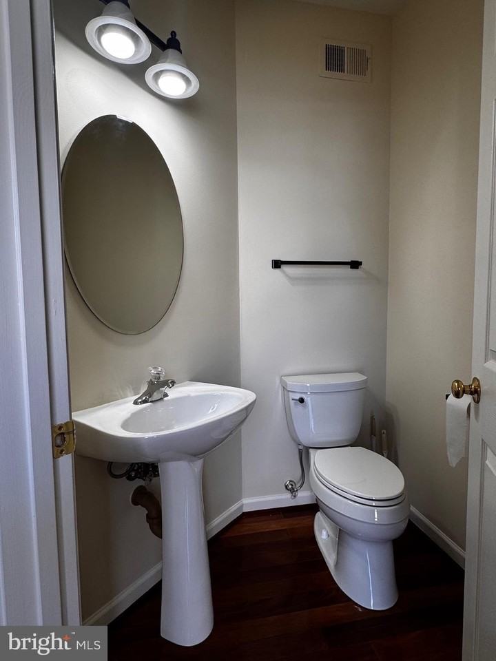 66 Payne St - Photo 3 of 7