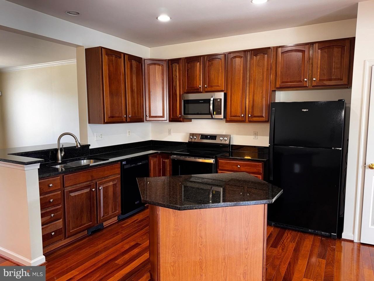 66 Payne St - Photo 7 of 7