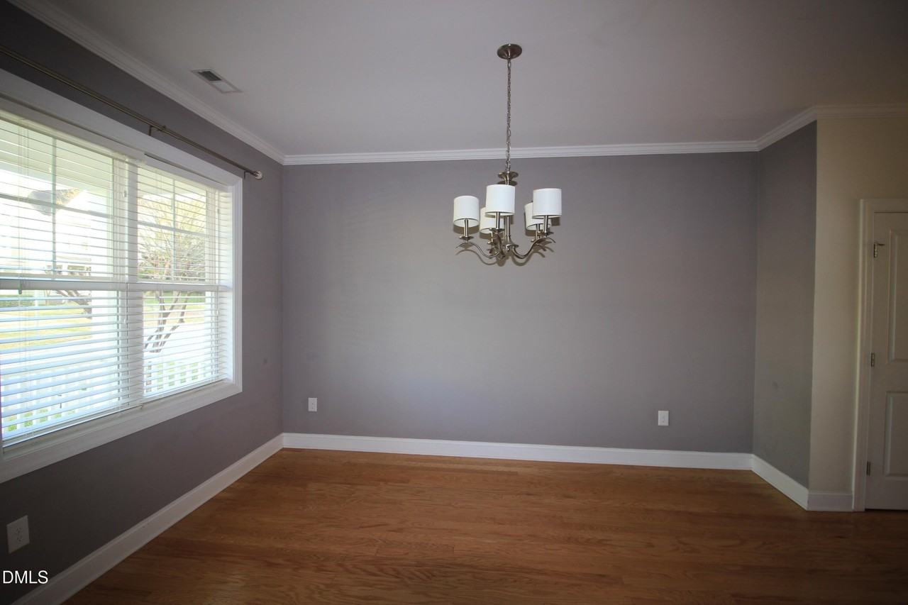 106 Windy Creek Ln - Photo 4 of 29