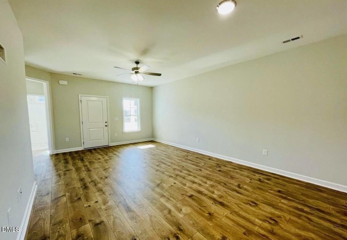 201 E Sillinger Dr - Photo 4 of 18