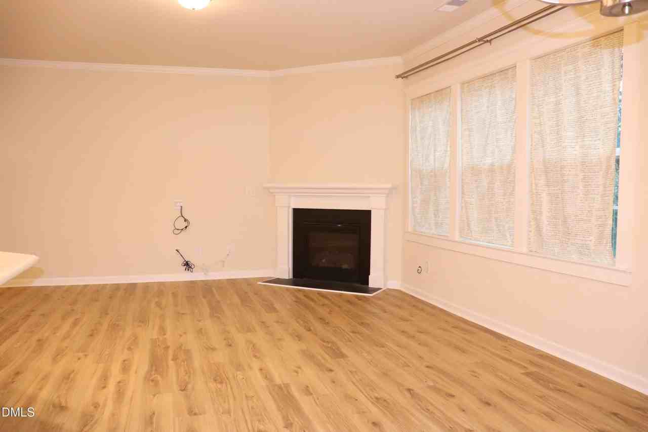 332 River Pine Dr - Photo 6 of 33